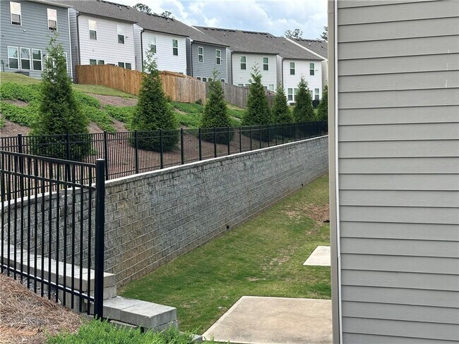 Building Photo - 239 Turner Ln