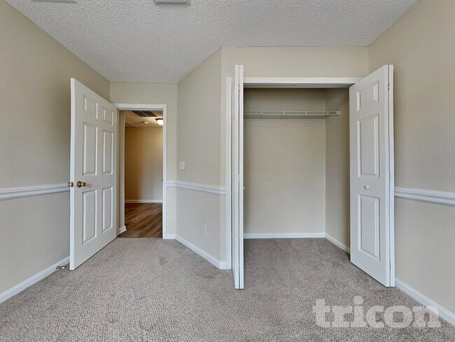 Building Photo - 7134 Beekman Lake Dr