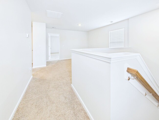 Building Photo - 7047 Woodline Dr