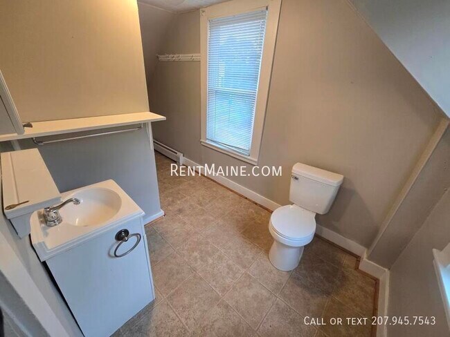 Building Photo - 1237 State St