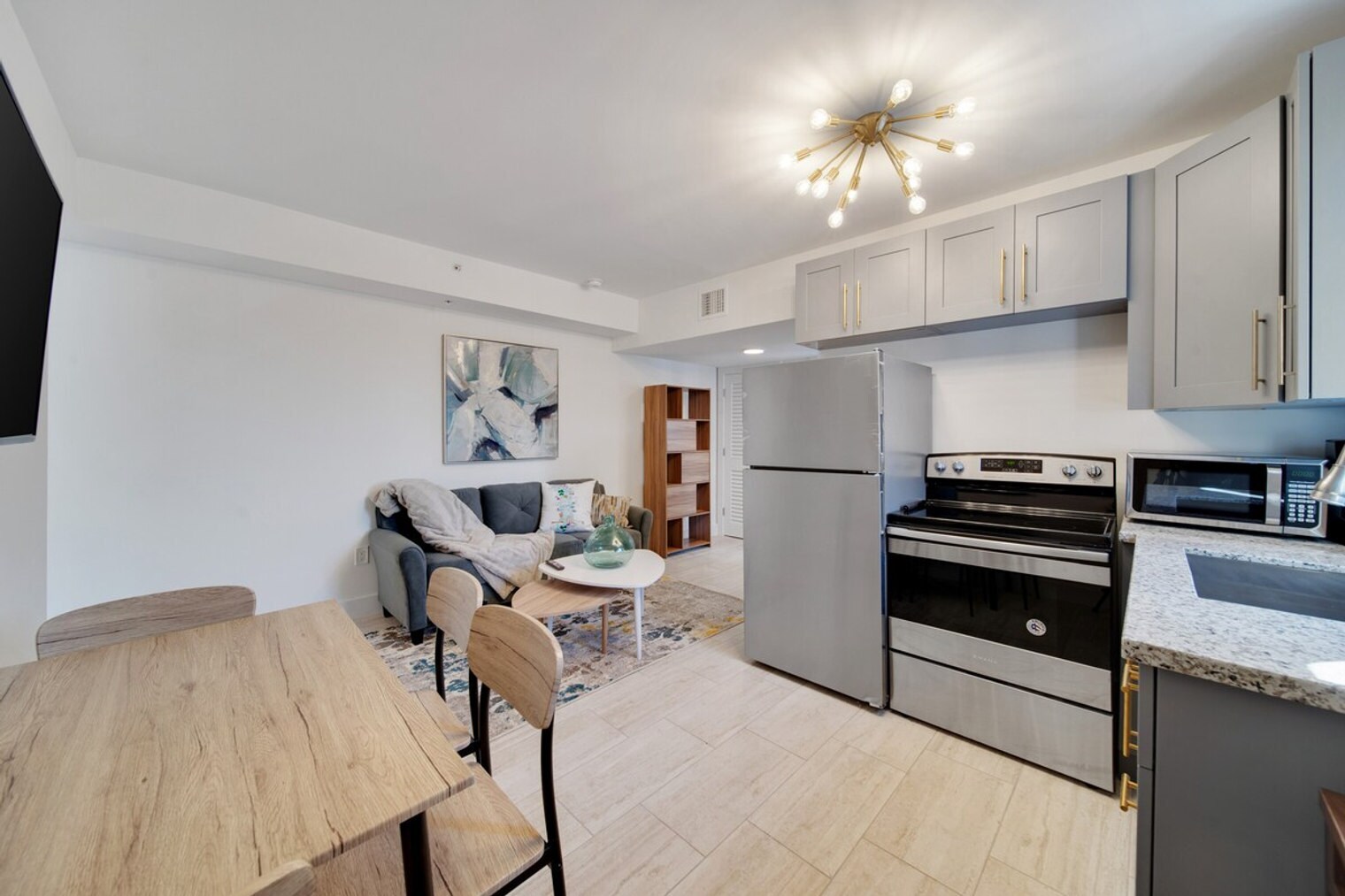 Building Photo - 1302 SW 22nd Ave