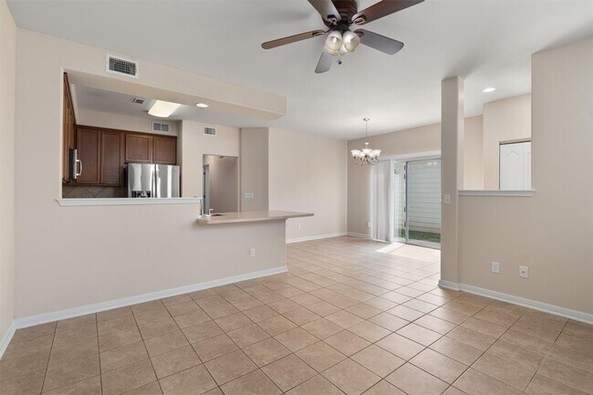 Building Photo - 1606 Sanders