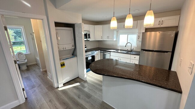Building Photo - 422 Elbo Ln
