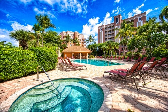 Building Photo - 3 bedroom 2.5 bathroom furnished condo