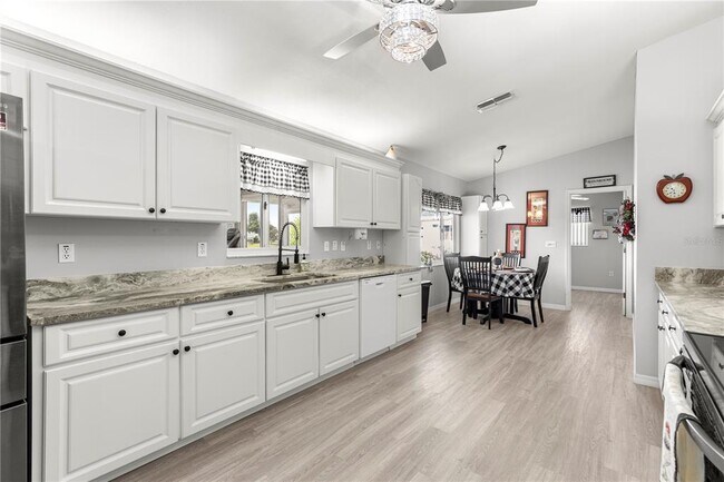 Building Photo - 9916 SE 175th Pl