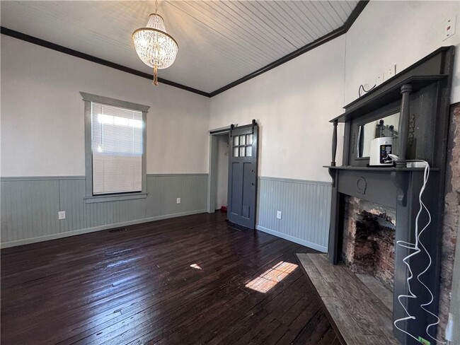 Building Photo - 749 Cooper St SW