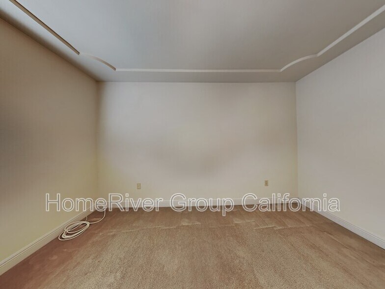 Building Photo - 5137 Sunrise Hills Dr