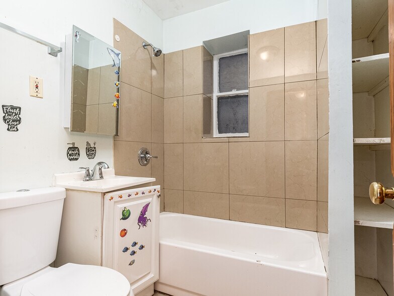 Building Photo - 2628 S Kedzie Ave