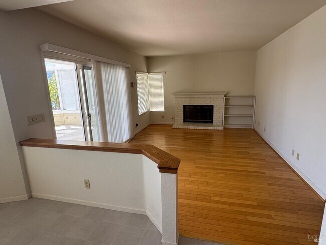 Building Photo - 138 Del Oro Lagoon