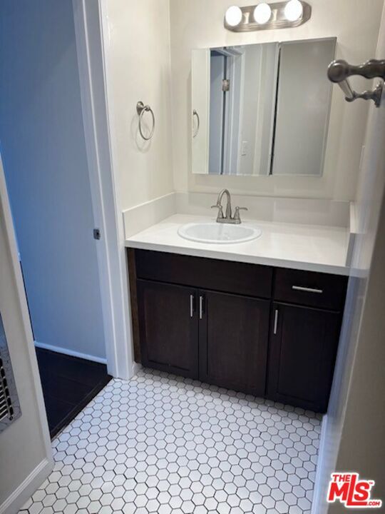 Building Photo - 5961 Chula Vista Way