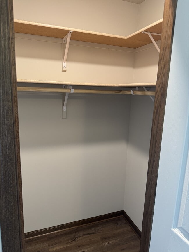 Building Photo - 331 W Samuel Ave