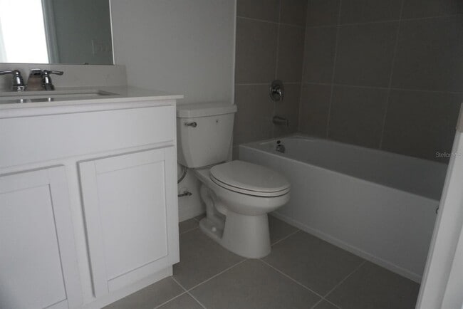 Building Photo - 2700 Skyline Lp