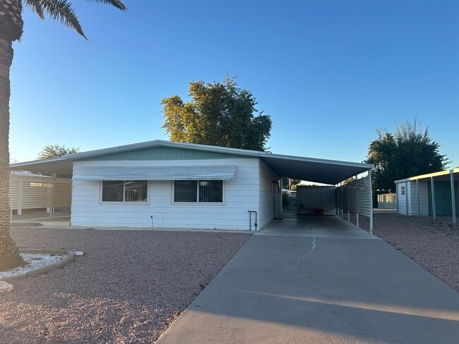 Building Photo - 2 bedroom long term rental in Sun Lakes