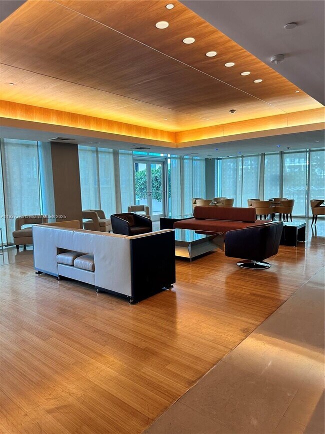 Building Photo - 500 Brickell Ave