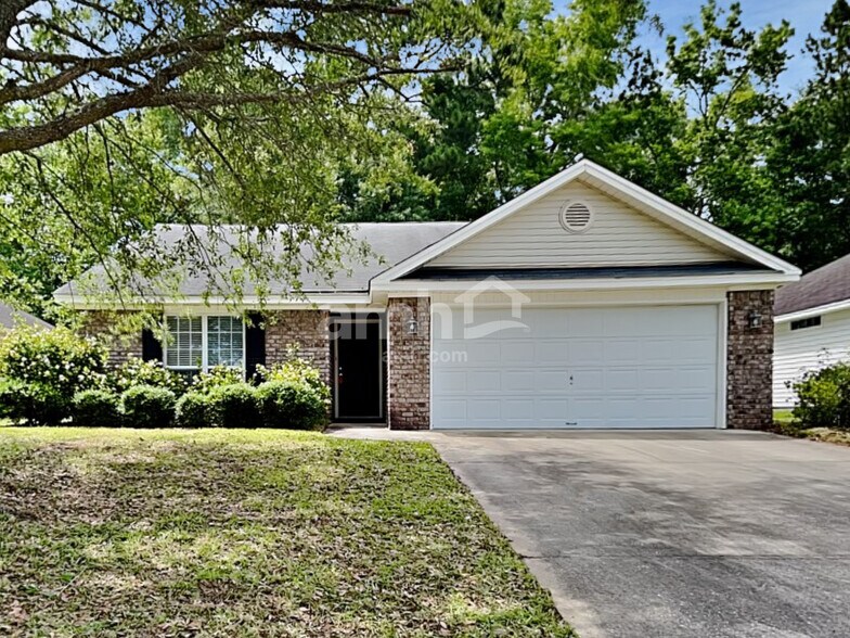 Primary Photo - 117 W Tisbury Ln
