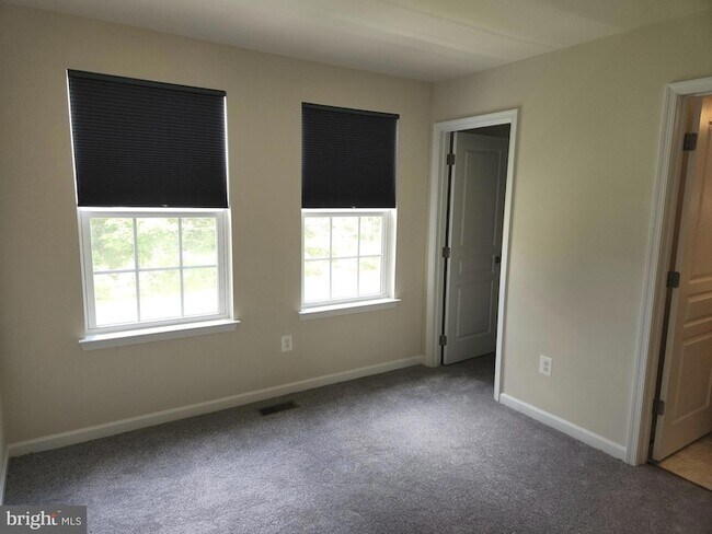 Building Photo - 23074 Foxglove Way