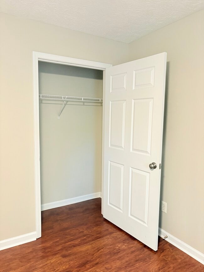 Building Photo - 436 Catalpa Cir