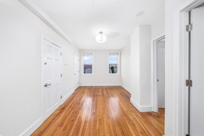 Building Photo - 167 O St