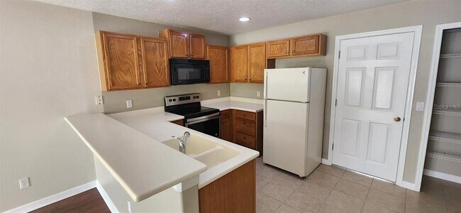 Building Photo - 536 Cresting Oak Cir