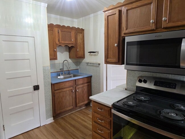 Building Photo - Charming 1 Bedroom Home Near Downtown Mount Airy