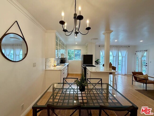 Building Photo - 1027 20th St