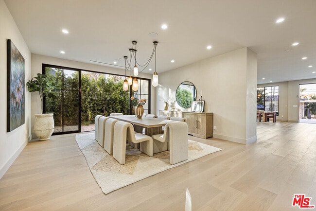 Building Photo - 14273 Greenleaf St