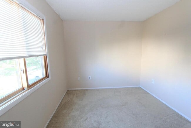 Building Photo - 2202 Aspen Dr