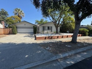 Building Photo - Remodeled 5 bedroom single level house - n...