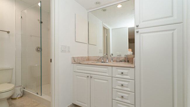Building Photo - 6019 W Peppertree Way