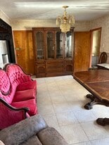 Building Photo - 752 E 88th St