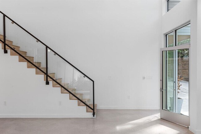 Building Photo - 2312 Enfield Rd