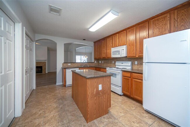 Building Photo - 13205 Enchanted Way