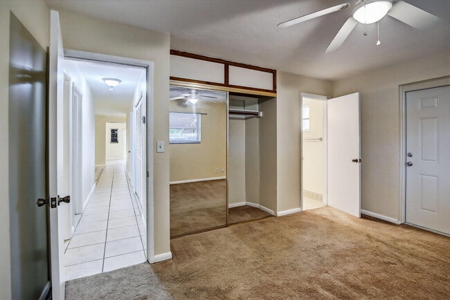 Building Photo - 3761 SW 18th St