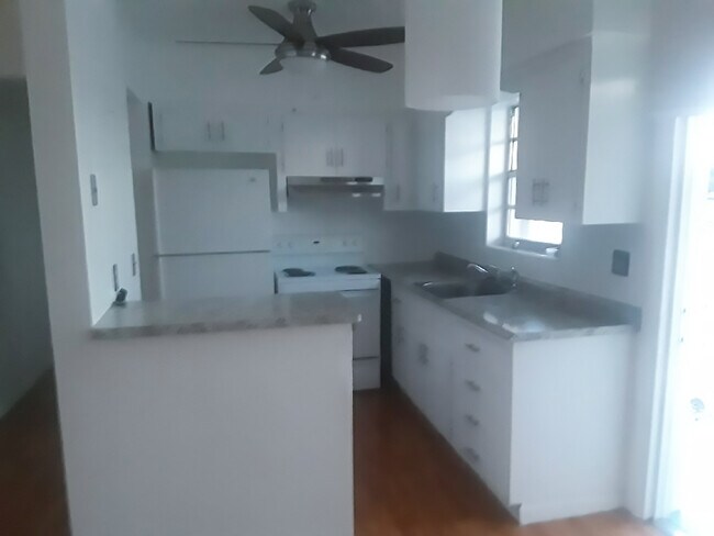 Building Photo - 7401 Pines Blvd