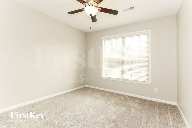 Building Photo - 716 Wood Lily Dr