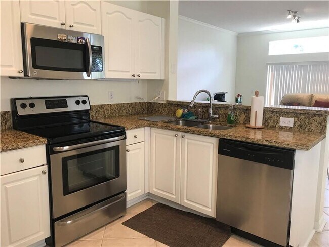 Building Photo - 1118 Chinaberry Dr