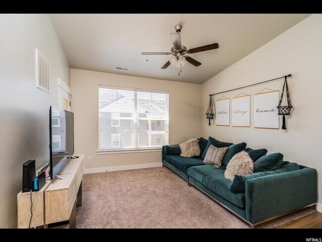 Building Photo - 14487 S Quill Dr