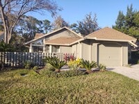 Building Photo - Gorgeous 3 bedroom 2 bath townhome with FL...