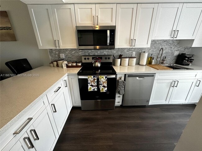 Building Photo - 3971 Coral Springs Dr