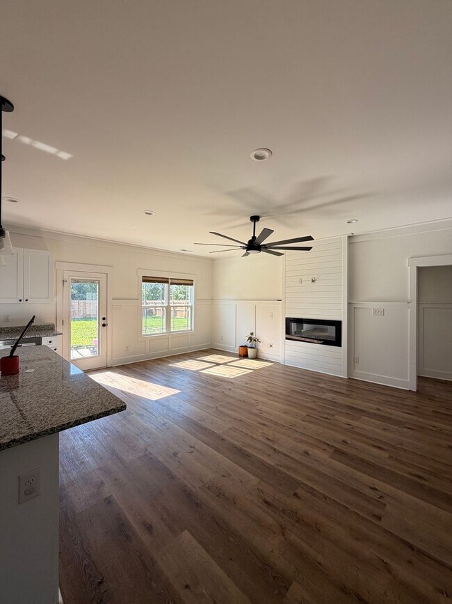 Building Photo - 309 Belgian Ct