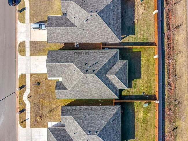 Building Photo - 8305 NW 163rd Ter