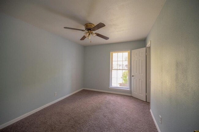 Building Photo - 326 Windsor Square