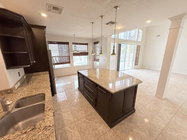 Building Photo - 8055 Glitter Ct