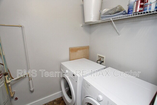 Building Photo - 659 Auburn Ave NE