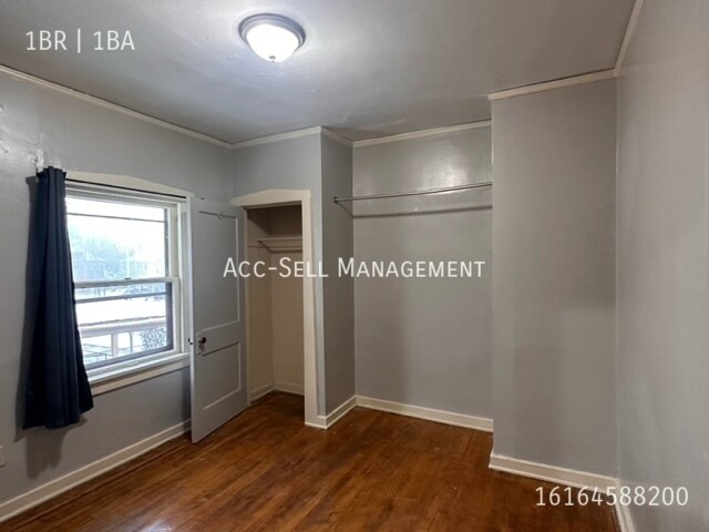 Building Photo - 209 Valley Ave NW