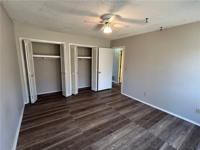 Building Photo - 17 Dogwood Dr