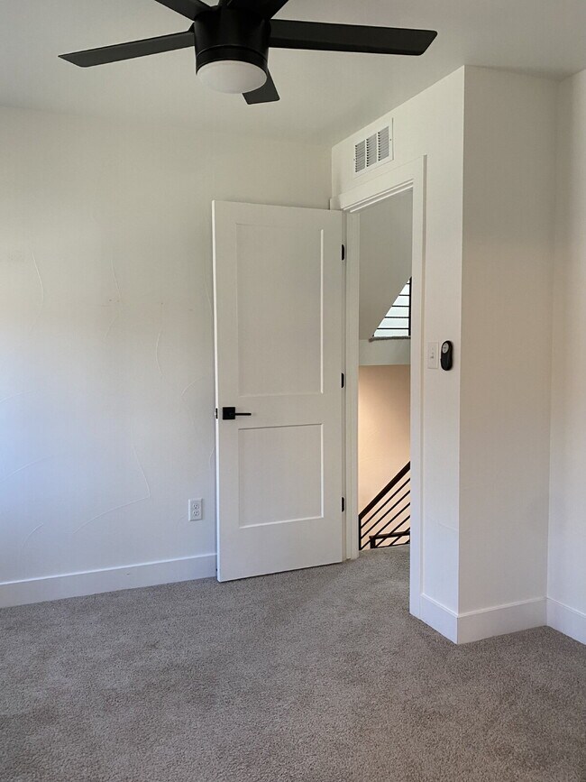 Building Photo - Beautiful, newer (2024) townhome in the de...