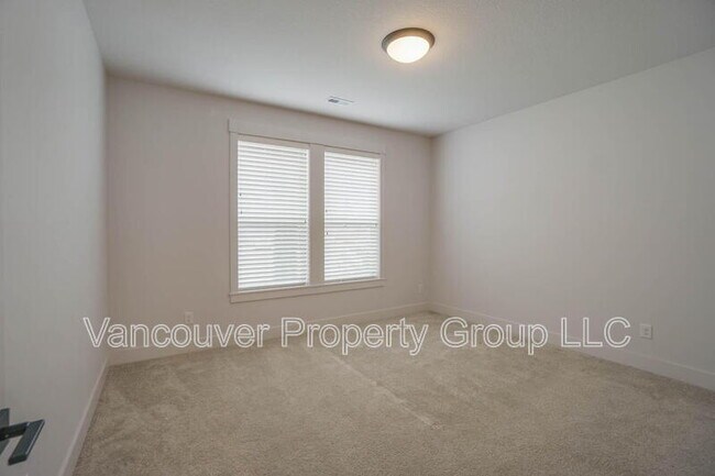 Building Photo - 15103 NE 98th Cir