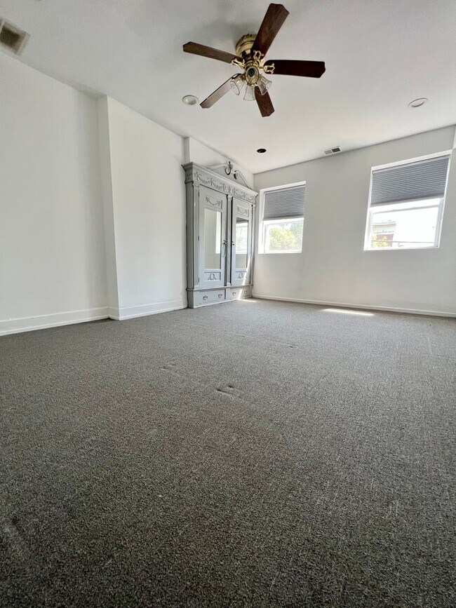 Building Photo - 412 N 32nd St