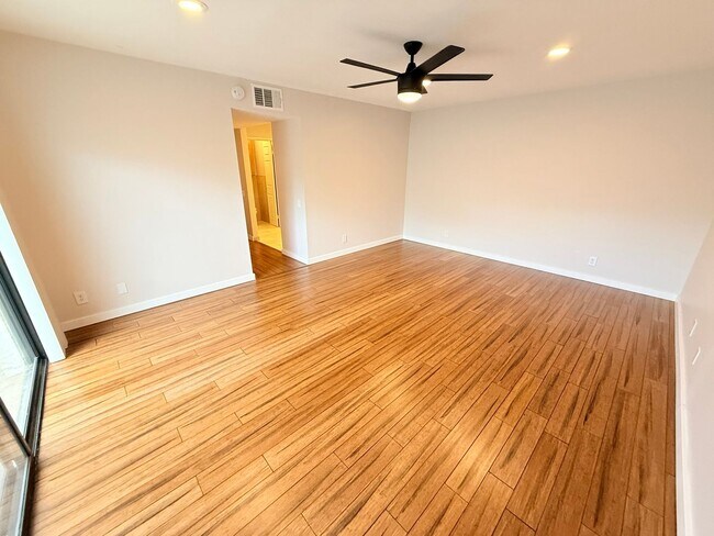 Primary Photo - Beautifully Remodeled Condo in Saddlerock Estates